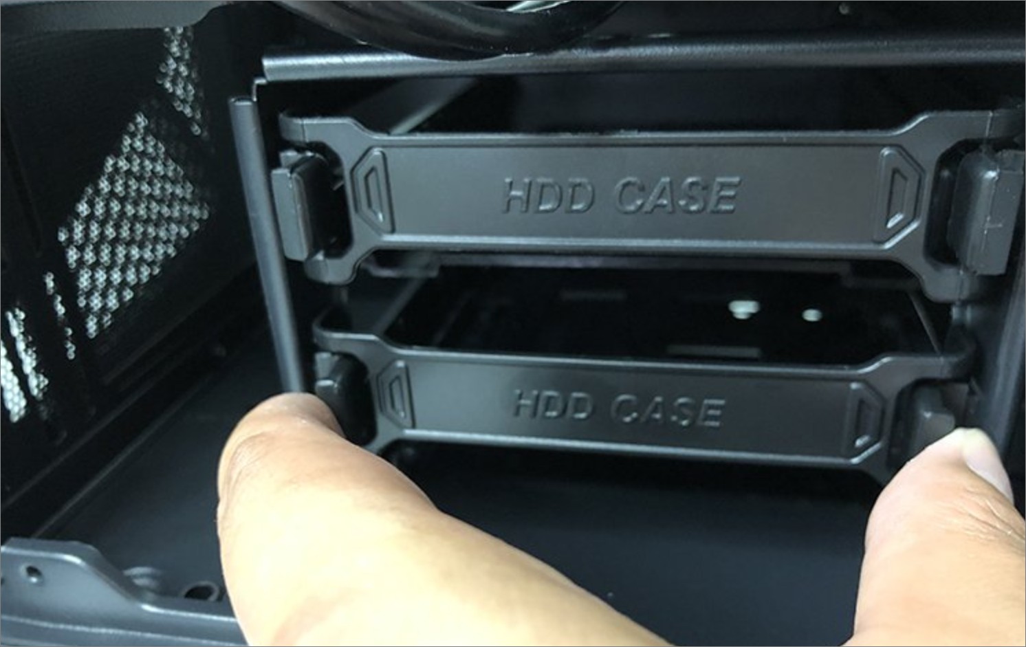 ホスト HDD の位置